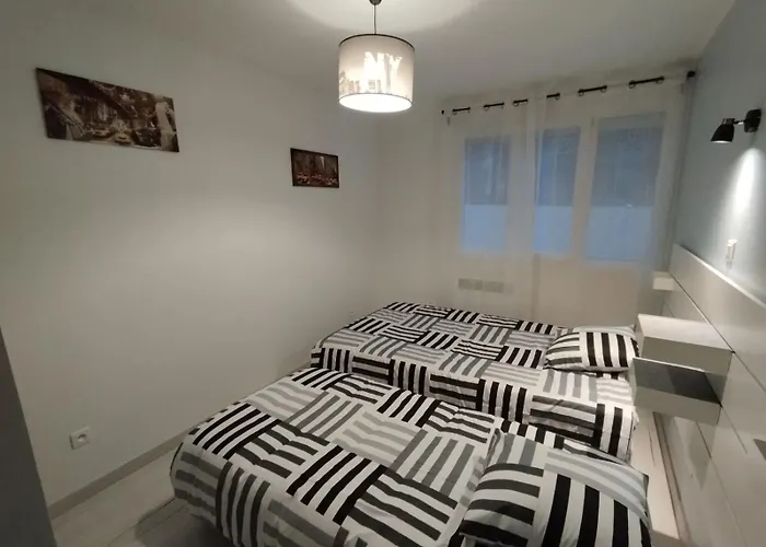 Maison Dans Quartier Residentiel 펜션